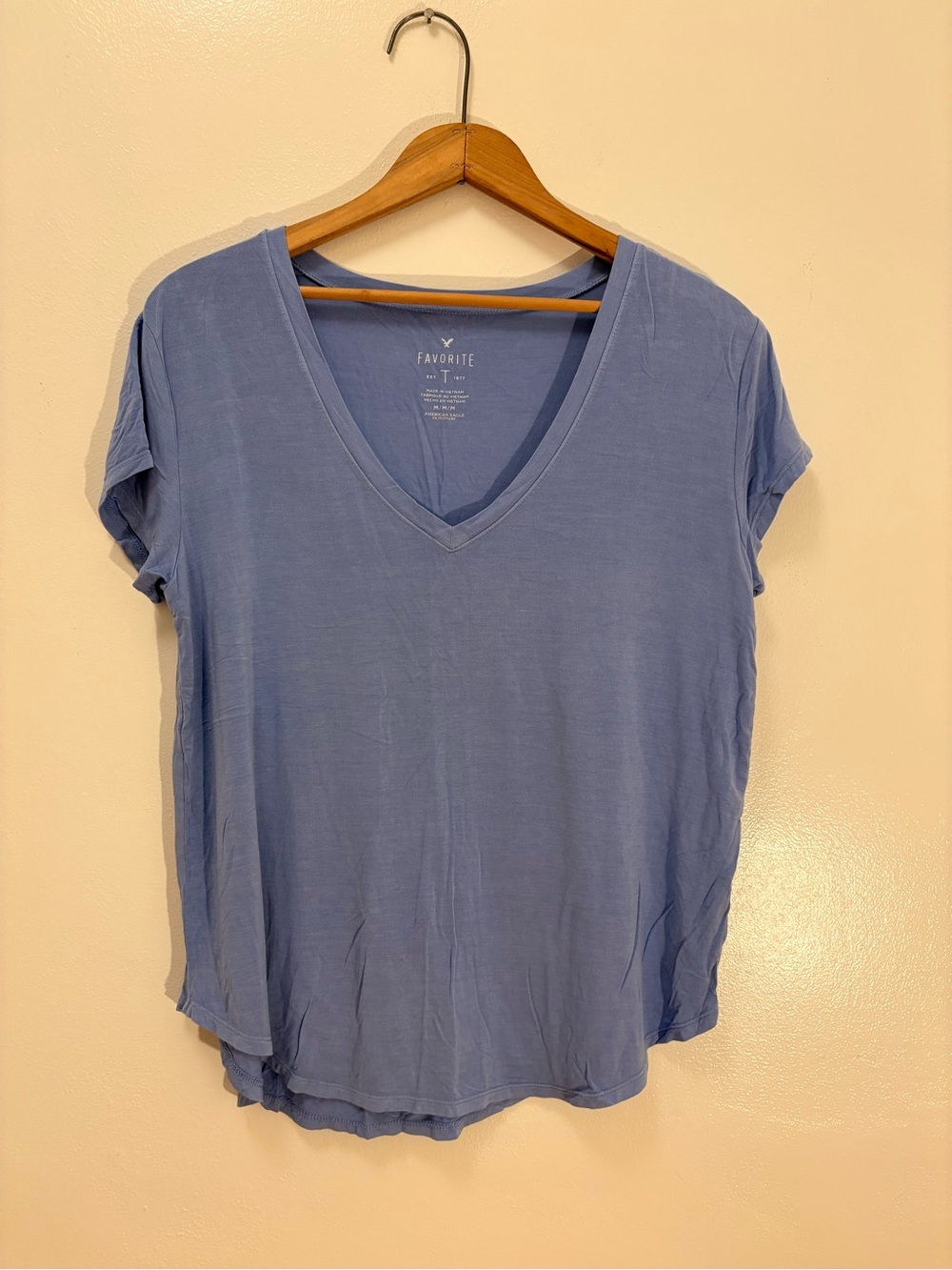 American Eagle Womens Favorite T Lavender Blue V-Neck Women's Tee